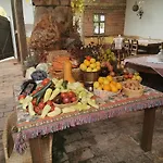 Raspi Etterem Es Boraszat Nocleg ze śniadaniem 3*