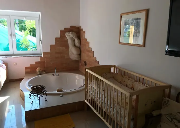 Bed and Breakfast Raspi Etterem Es Boraszat Fertőrákos