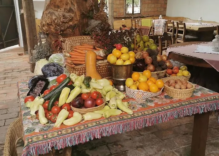 Raspi Etterem Es Boraszat Bed & Breakfast 3*